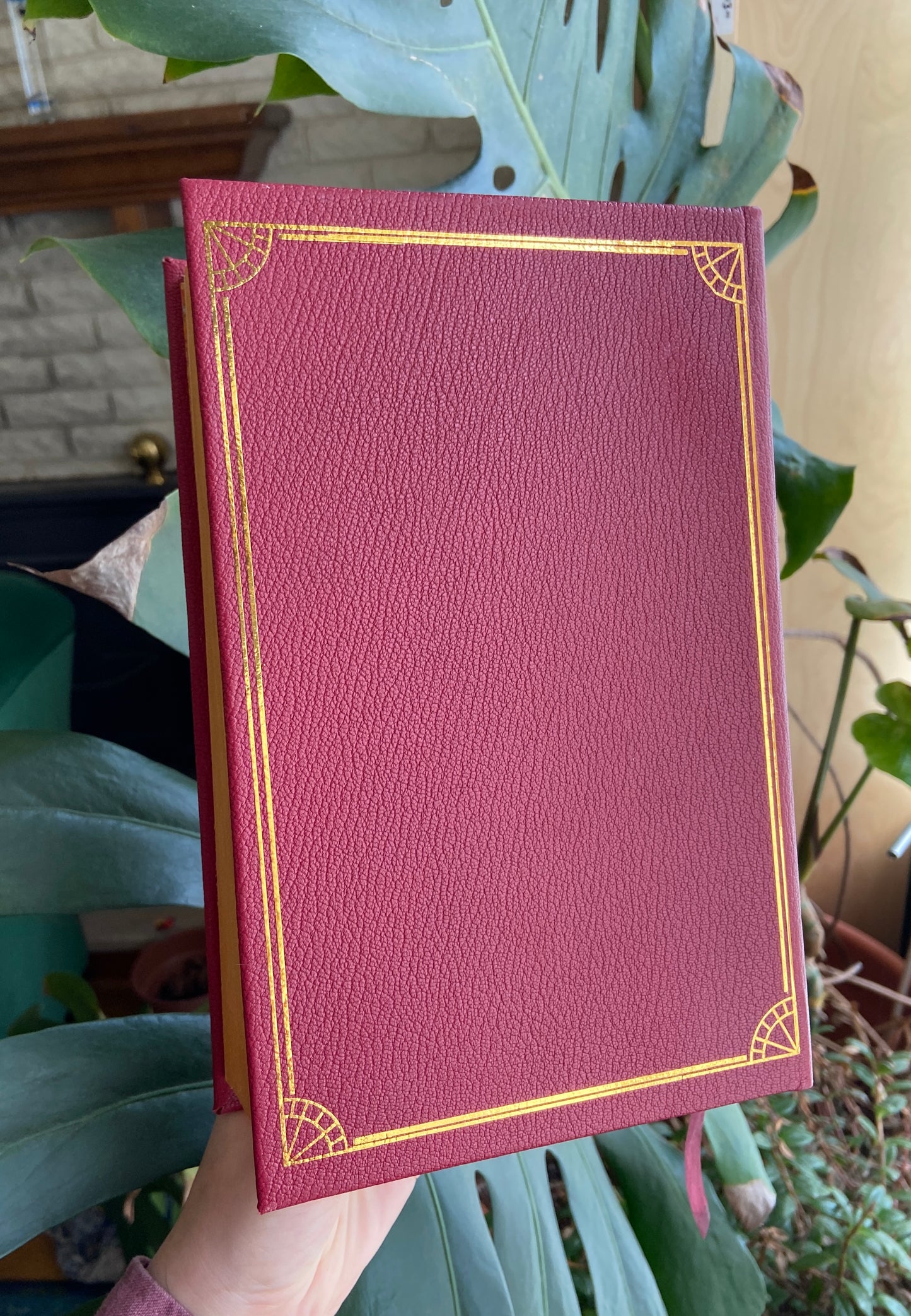 Chronicles of Narnia - Leatherbound