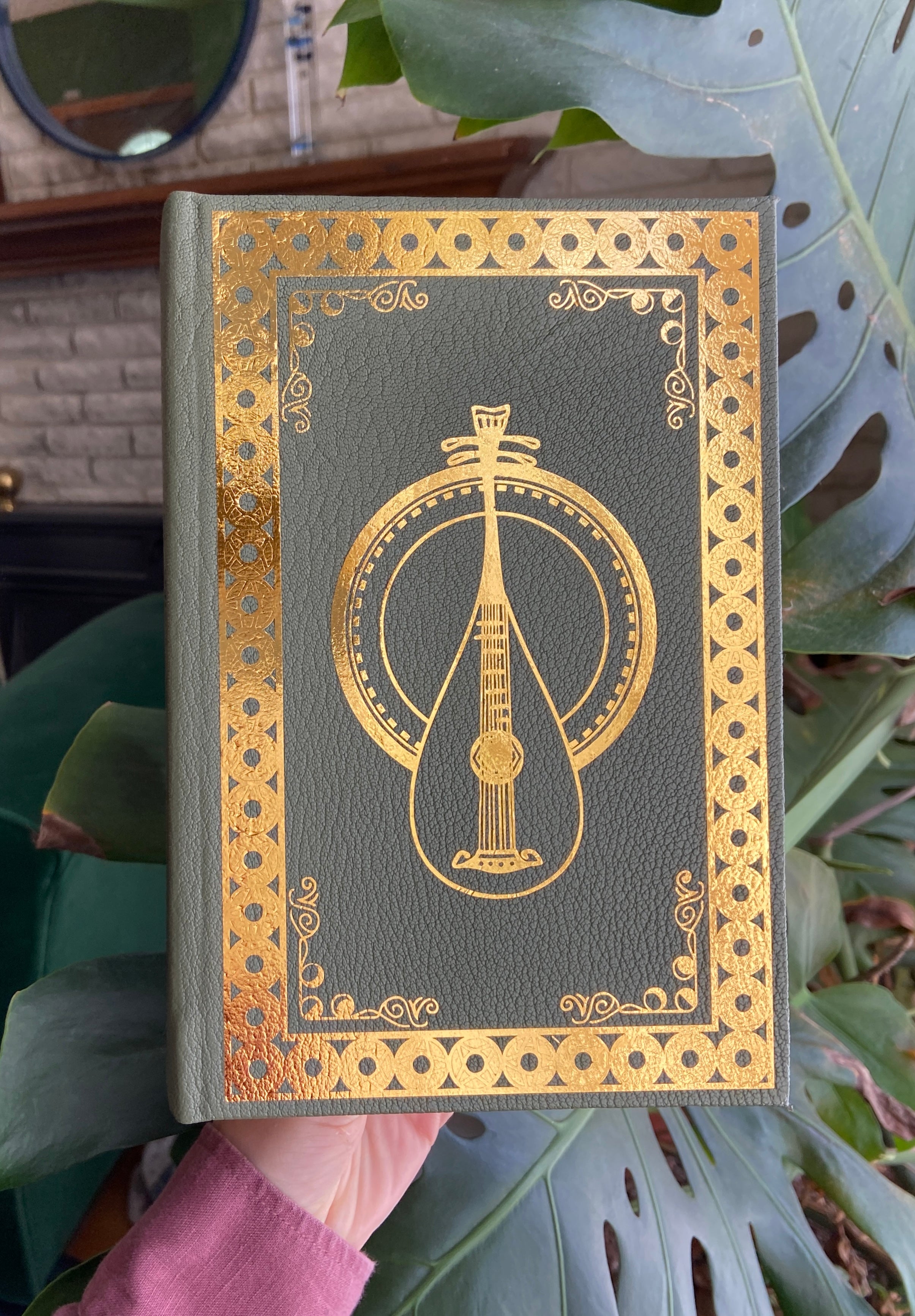 The NAME of the WIND outlets - by Patrick Rothfuss - Handmade Leatherbound